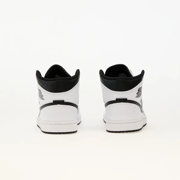 Nike Air Jordan - Image 4
