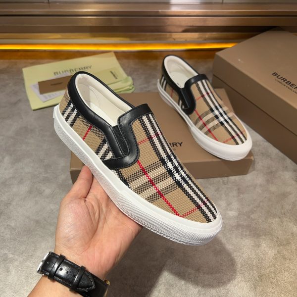 Burberry - Image 6
