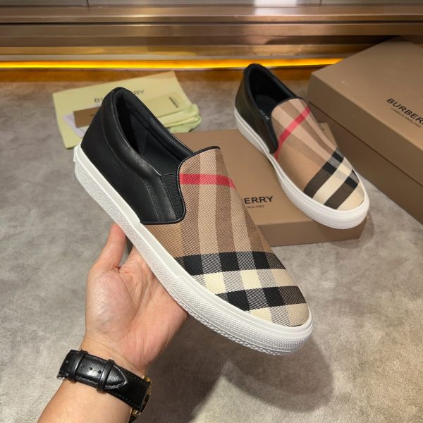 Burberry - Image 4