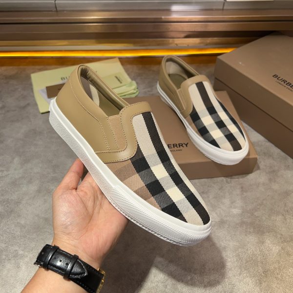Burberry - Image 3