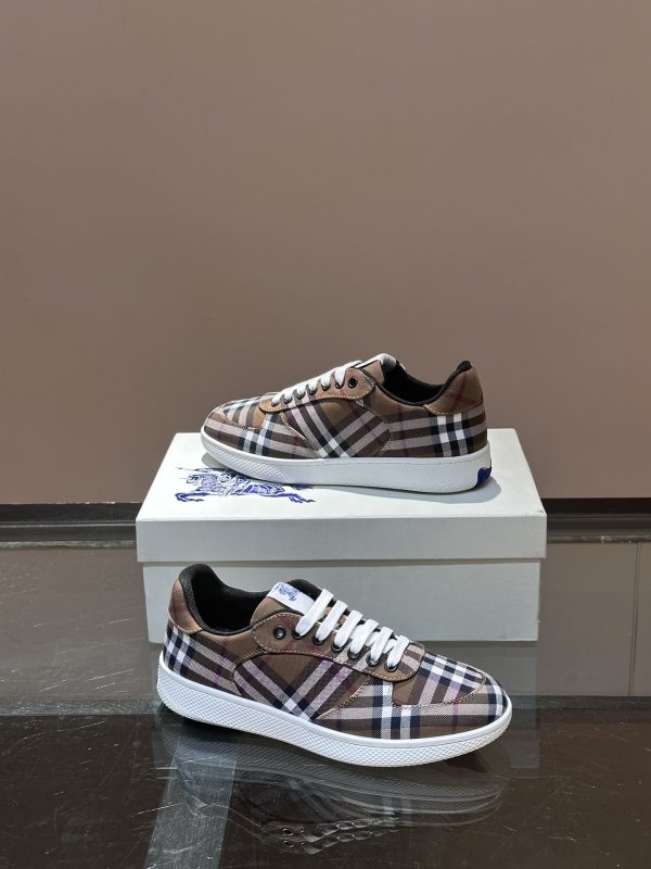 Burberry - Image 2